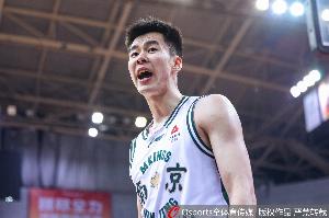 直播吧：同曦队计划给郭昊文提供为期三年的顶薪合同